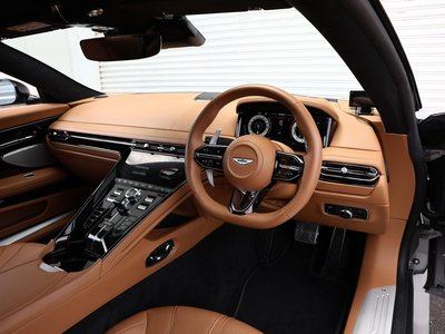 ASTON MARTIN DB12 - 3