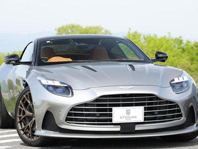 ASTON MARTIN DB12 - 1