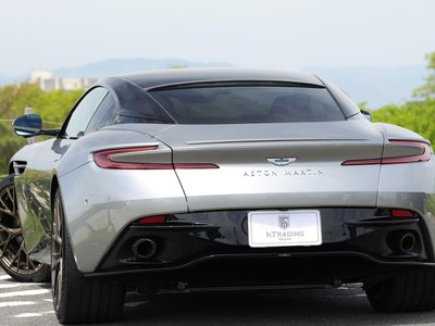 ASTON MARTIN DB12 - 2