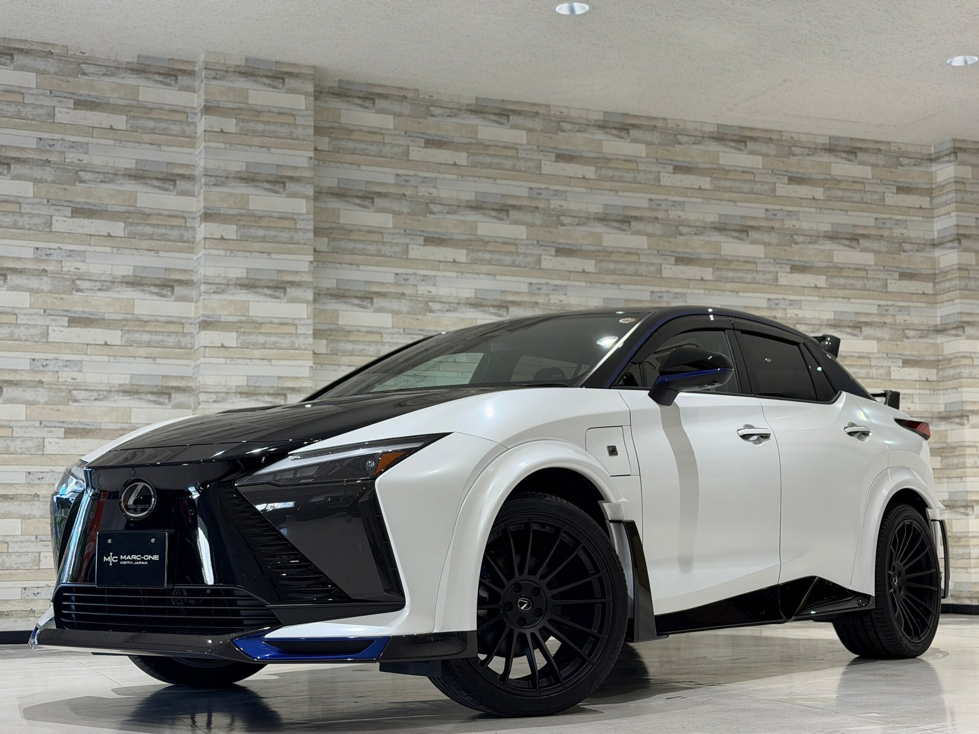 LEXUS RZ - View 1