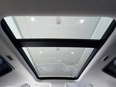 LAND ROVER DEFENDER - 9