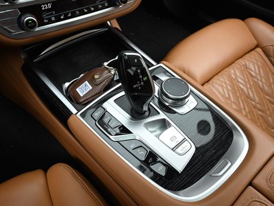 BMW 7 SERIES - 9