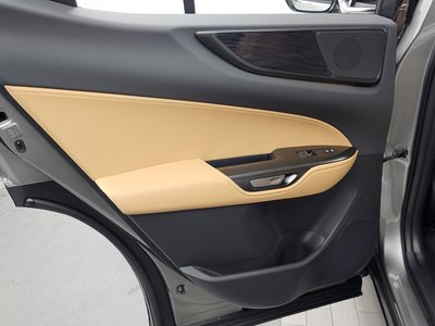 صورة مصغرة 15 لـ 2025 Lexus NX