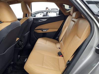صورة مصغرة 16 لـ 2025 Lexus NX