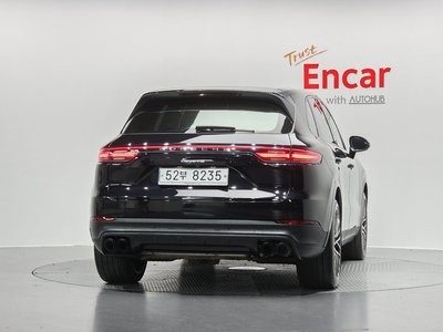 PORSCHE CAYENNE - 4