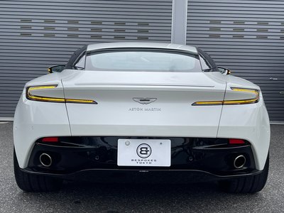 ASTON MARTIN DB11 - 10