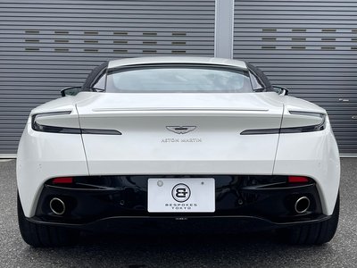 ASTON MARTIN DB11 - 9