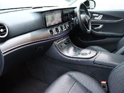 MERCEDES-BENZ E-CLASS - 2