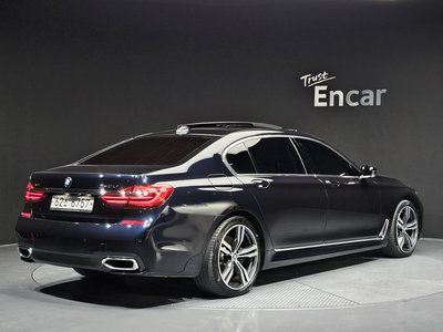 2019 BMW 7 SERIES photo 4