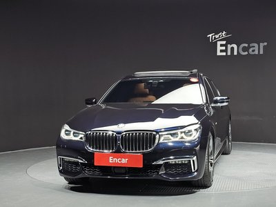 2019 BMW 7 SERIES photo 2