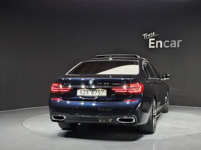2019 BMW 7 SERIES photo 3