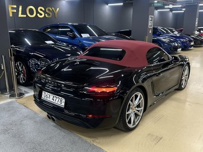 PORSCHE 718 BOXSTER