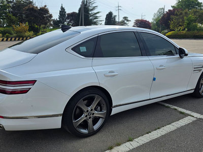 GENESIS G80 (RG3) - 2