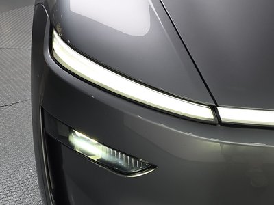 TESLA MODEL Y - 9