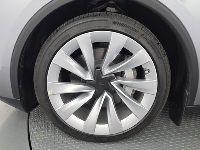 TESLA MODEL Y - 6