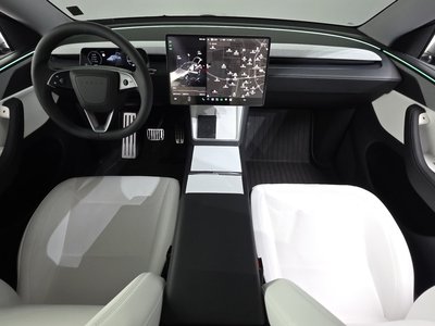 TESLA MODEL Y - 4