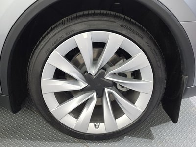 TESLA MODEL Y - 8