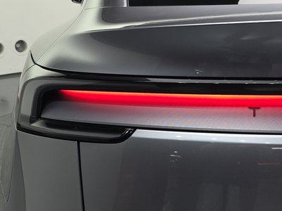 TESLA MODEL Y - 10