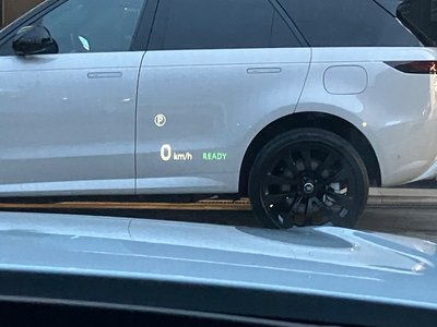 صورة 9 لـ 2025 LAND Rover RANGE ROVER VELAR