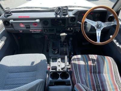 TOYOTA LAND CRUISER - 6