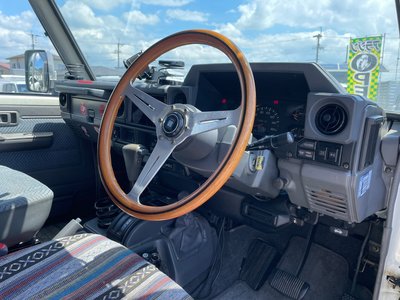 TOYOTA LAND CRUISER - 4