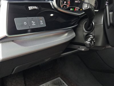 2021 AUDI Q8 — миниатюра 28
