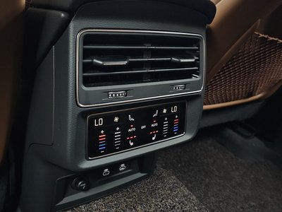2021 AUDI Q8 — миниатюра 31