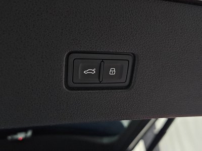 2021 AUDI Q8 — миниатюра 23