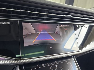 2021 AUDI Q8 — миниатюра 21
