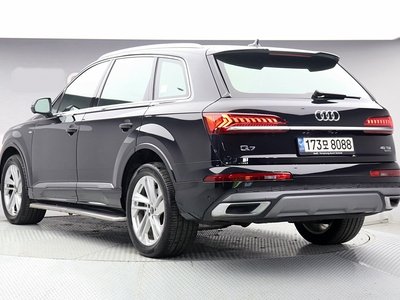 صورة 5 لـ 2021 AUDI Q7