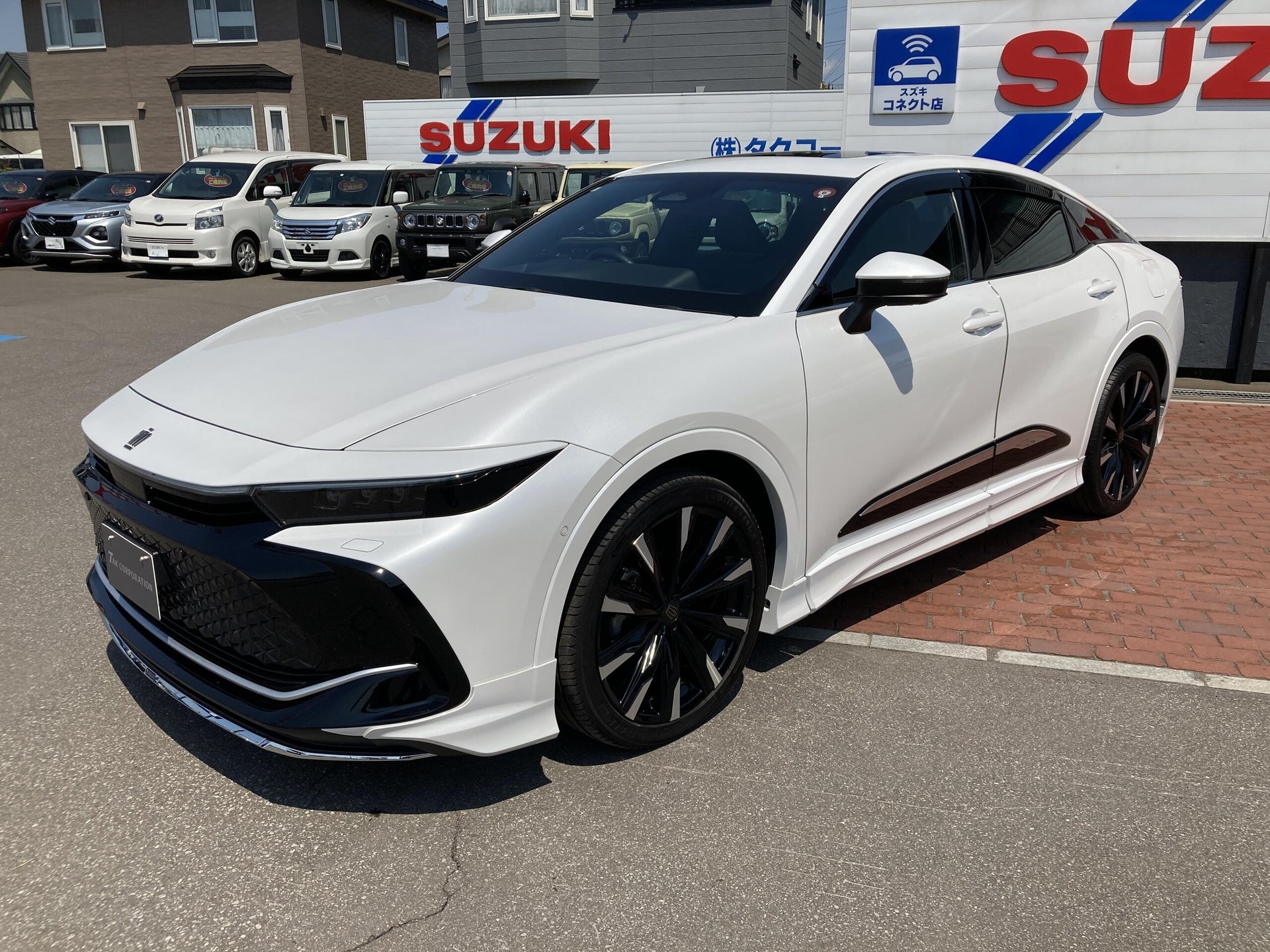 TOYOTA CROWN CROSSOVER - View 1