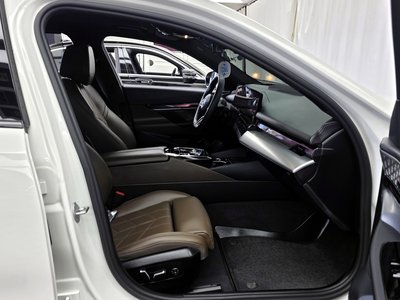 2025 BMW I5 — миниатюра 17