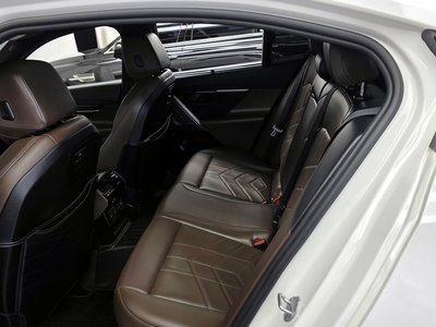 2025 BMW I5 — миниатюра 16