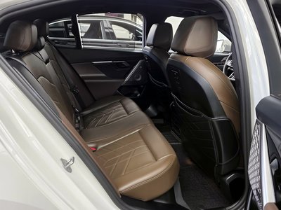 2025 BMW I5 — миниатюра 18