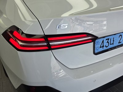 2025 BMW I5 照片 10