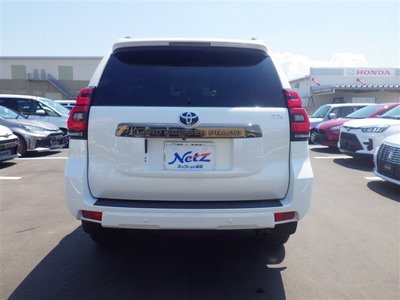 TOYOTA LAND CRUISER PRADO - 9