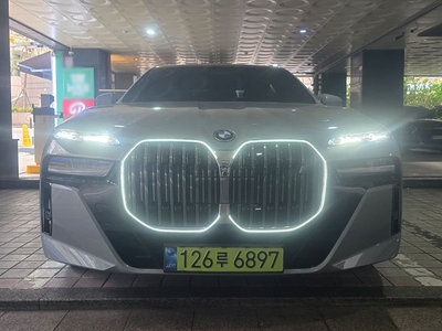 BMW I7