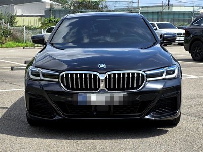 2023 BMW 5 SERIES — фото 2