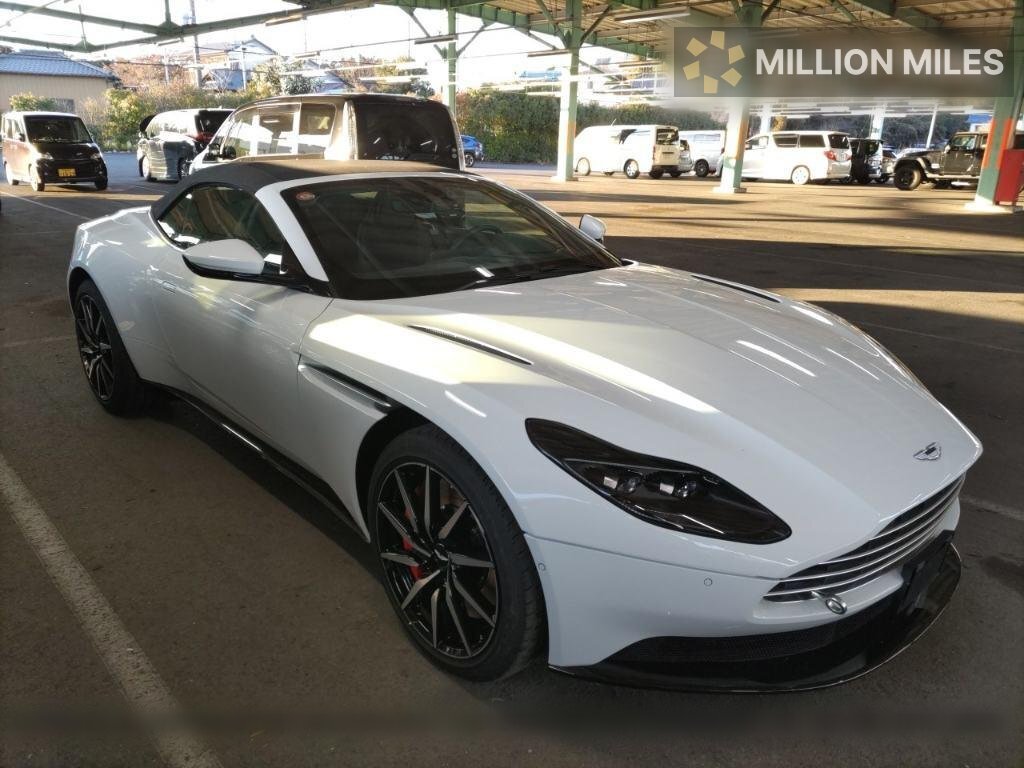 ASTON MARTIN DB11 - View 1