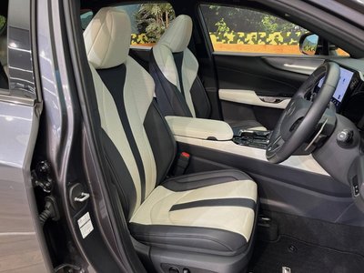 صورة 9 لـ 2023 Lexus NX