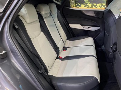 صورة 10 لـ 2023 Lexus NX