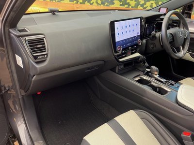 صورة مصغرة 31 لـ 2023 Lexus NX