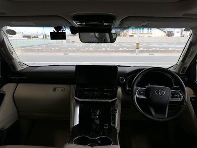 TOYOTA LAND CRUISER 300 - 6