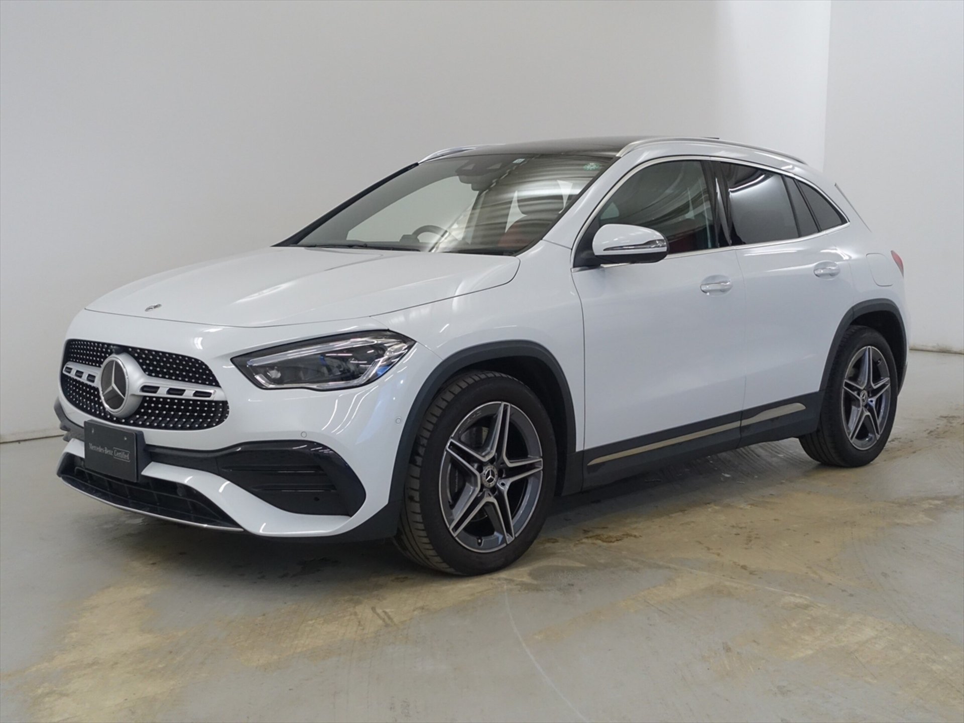 MERCEDES-BENZ GLA - View 1