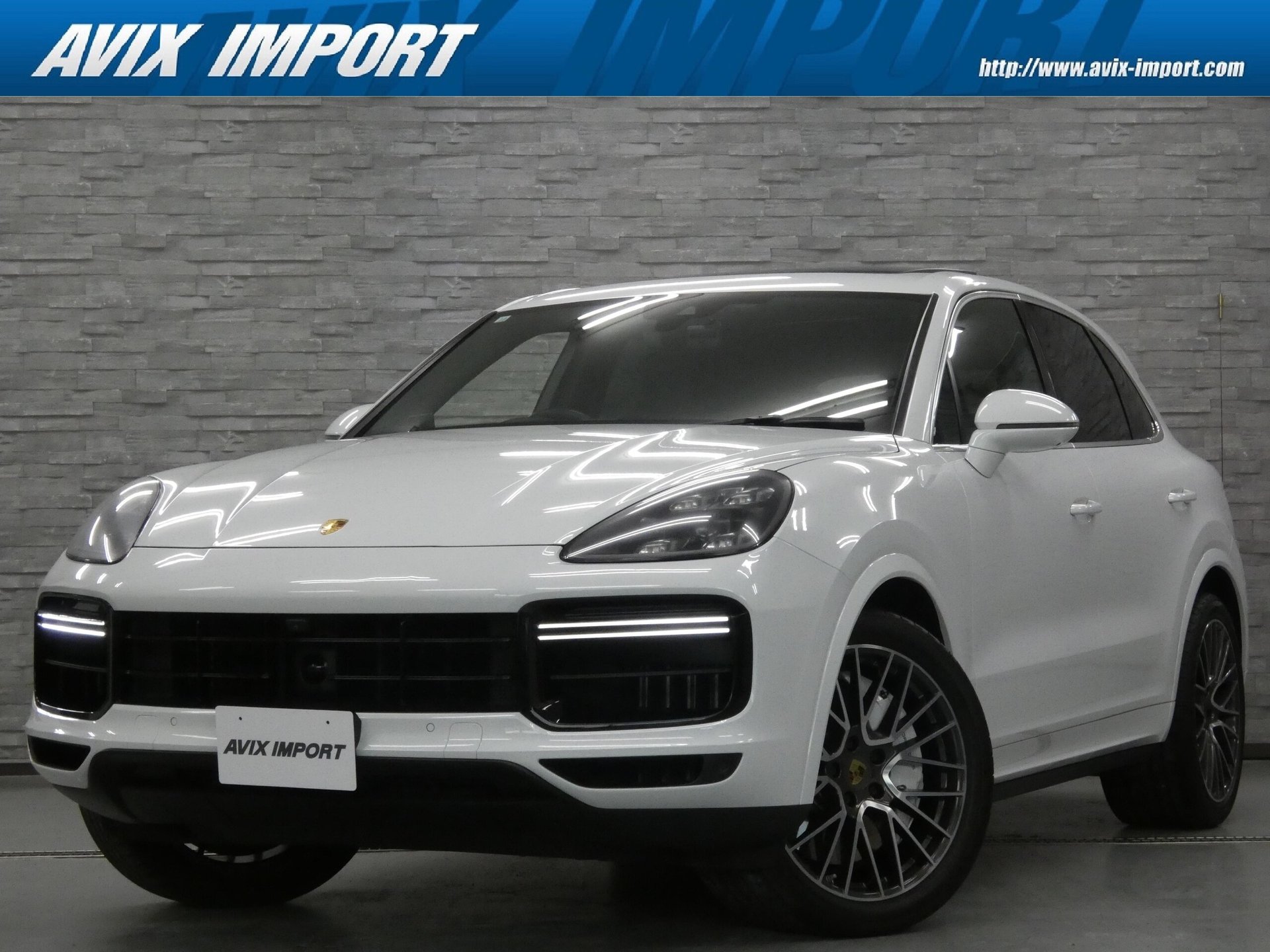 PORSCHE CAYENNE - View 1