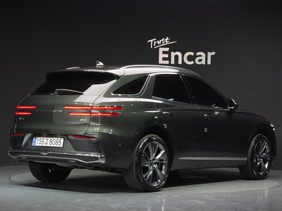 صورة 4 لـ 2024 Genesis GV70