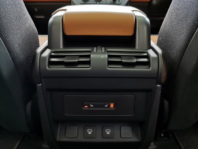 2024 LAND Rover DEFENDER — миниатюра 14