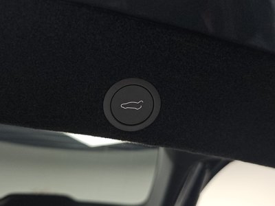 2025 Tesla MODEL Y — миниатюра 33