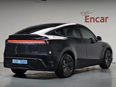 2025 Tesla MODEL Y — фото 3