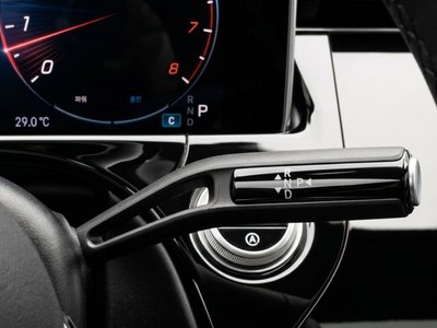 صورة 9 لـ 2025 Mercedes-BENZ E-CLASS